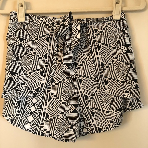 BAND OF GYPSIES black and white print shorts size small - Picture 8 of 10